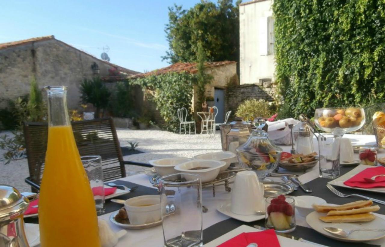La Maison Du Baloir Thairé Esterno foto